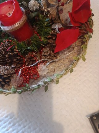Centro de Navidad con Vela Roja