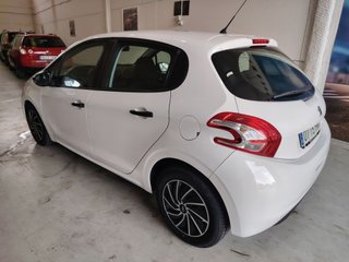 Peugeot 208 2014