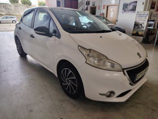 Peugeot 208 2014