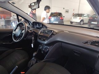 Peugeot 208 2014