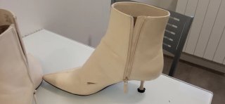 Botín tacón Stradivarius beige talla 38