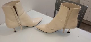 Botín tacón Stradivarius beige talla 38