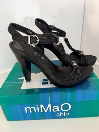 Sandalias de tacón negras