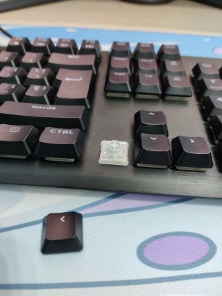 Teclado Gaming Corsair K60 RGB Pro Low Profile