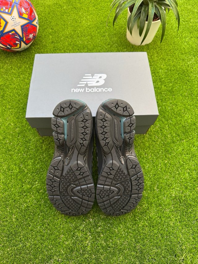New Balance 1906r Negro/Gris