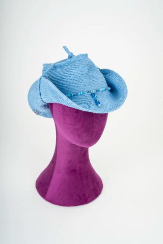 Cappello gioiello azzurro, stile coachella cowboy