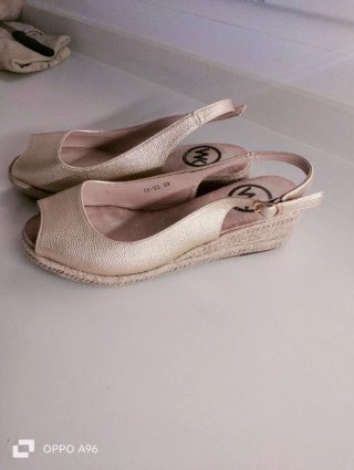 Zapatillas esparto WK beige/doradas talla 39