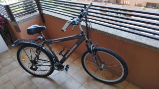 Bicicleta equipada con accesorios