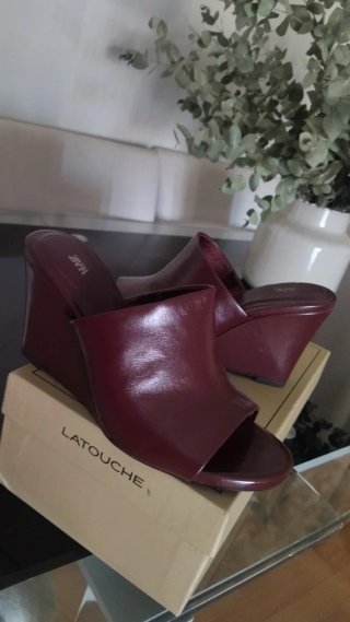 Sandalias Zara cuña. Sin estrenar