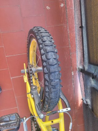 Bicicleta infantil 14 amarilla y roja
