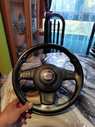 Volante Seat León FR