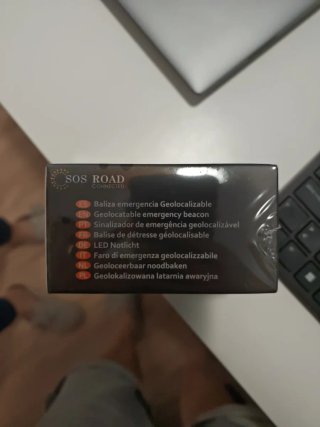 Baliza V16 SOS ROAD conectada DGT