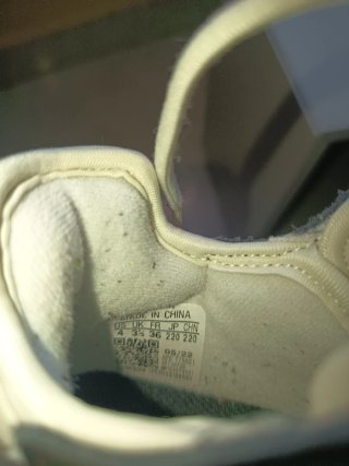 Zapatillas Adidas Negras y Blancas
