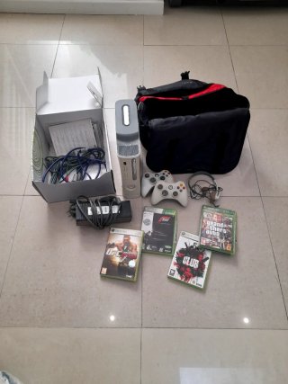 Xbox 360 Blanca + Accesorios y Juegos