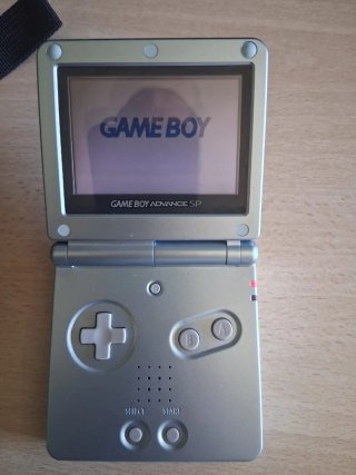 Game Boy Advance SP Pearl Blue pari al nuovo
