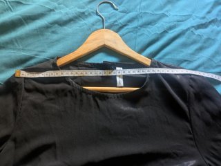 Blusa Mónica Yong Negra Elegante
