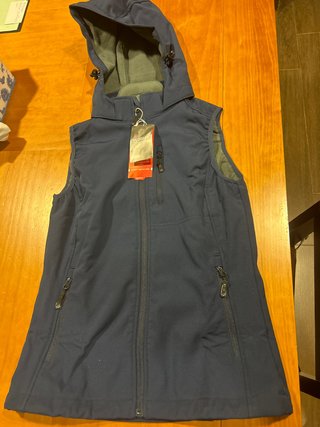 Chaleco térmico azul marino con capucha
