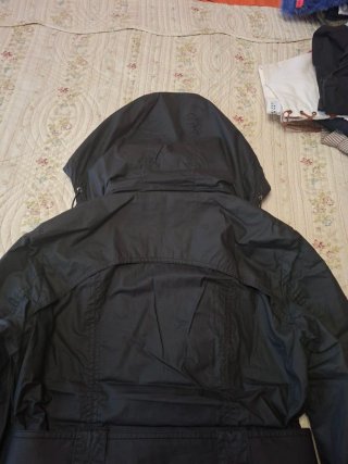 Chaqueta negra 3/4 con cinturón