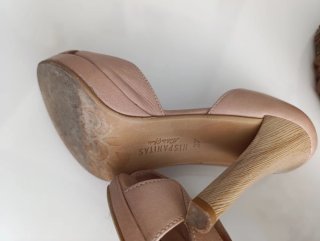 Salón Hispanitas Nude Tacón Peep Toe.