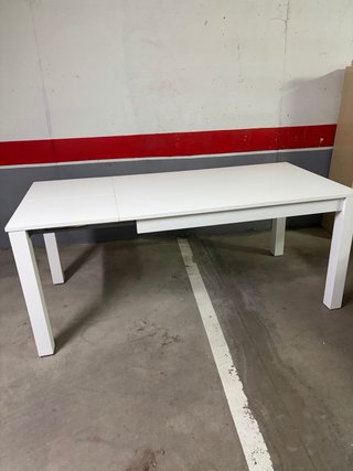 Mesa comedor extensible lacada blanca140/190 BANAK