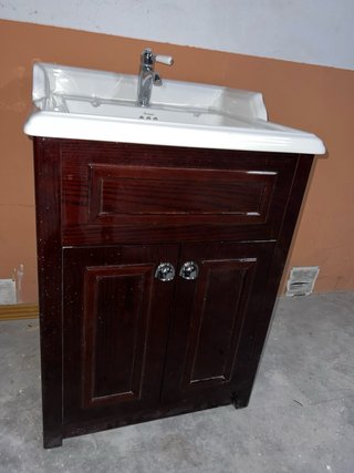 Lavamanos de madera maciza y ceramica de lujo