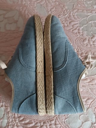 (37) Alpargatas/esparteñas bajas con cordones azul