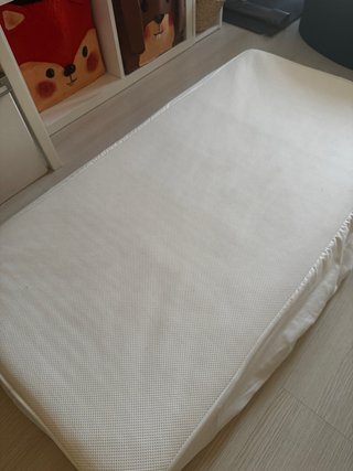 Cuna Ikea Myllra con colchón