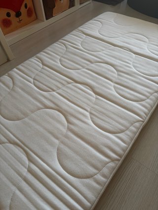 Cuna Ikea Myllra con colchón