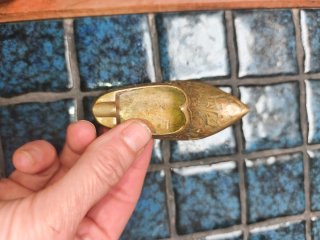 Cenicero figura antigua zapato zapatito bronce