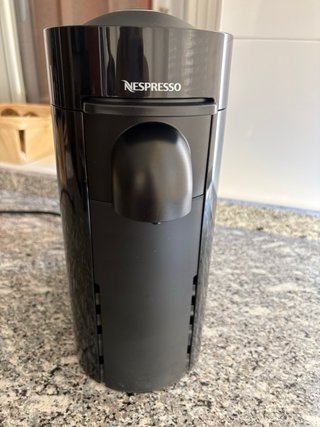 Cafetera Nespresso Vertuo Plus Negra