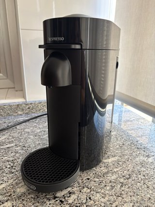 Cafetera Nespresso Vertuo Plus Negra