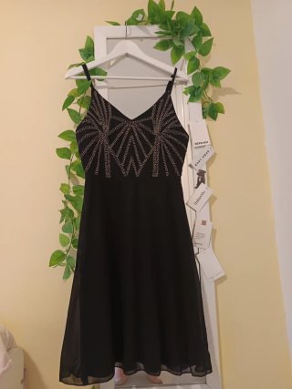 Vestido negro con detalles  plateados