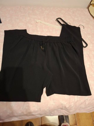 Pantalón crepé negro