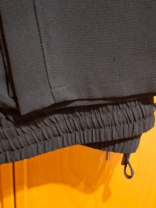 Pantalón crepé negro