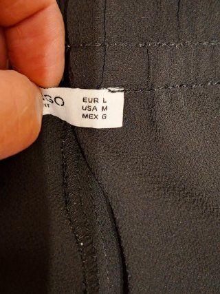 Pantalón crepé negro