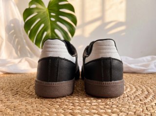 Zapatillas Adidas Samba Negras y Blancas talla 38