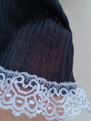 Top corto donna Y2K con maniche corte e pizzo