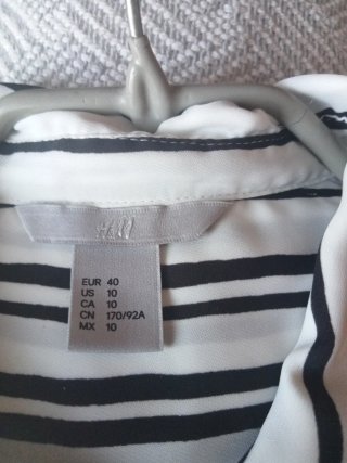 Blusa sin mangas a rayas verticales