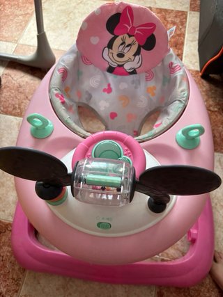 Andador Minnie Mouse para niña