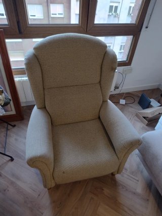 Sillón orejero reclinable tela