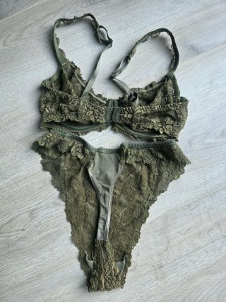Conjunto lencería verde encaje