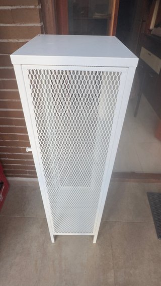 Vitrina Metálica con Puerta de Cristal