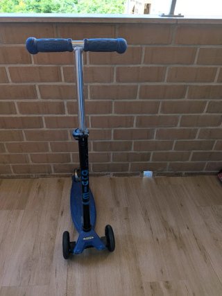 2 Patinetes infantiles Micro (azul y rojo)