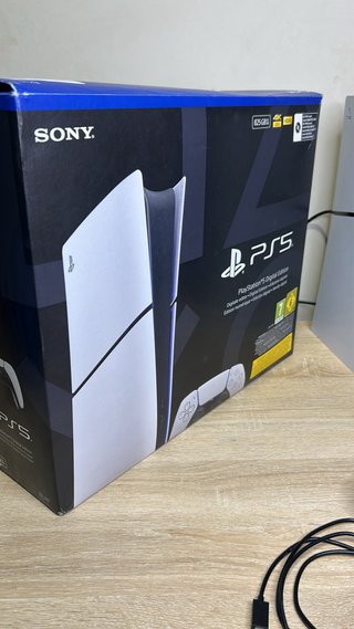 Consola PS5 Digital Edition + 2 Controles