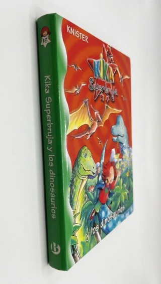 Kika Superbruja y los dinosaurios