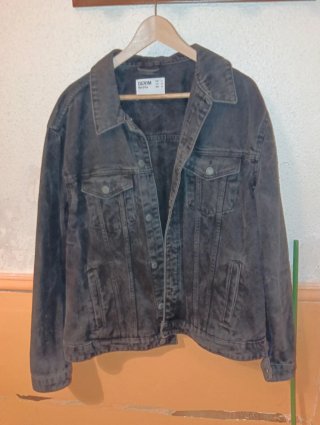 Cazadora vaquera Bershka negra Talla M