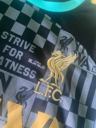 Camiseta Liverpool Edición Especial LeBron James