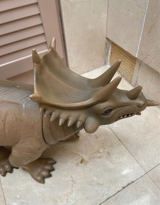 Dinosaurio Juguete Triceratops