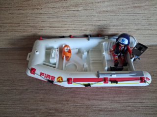 Lancha de rescate Playmobil con bombero