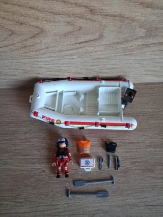 Lancha de rescate Playmobil con bombero